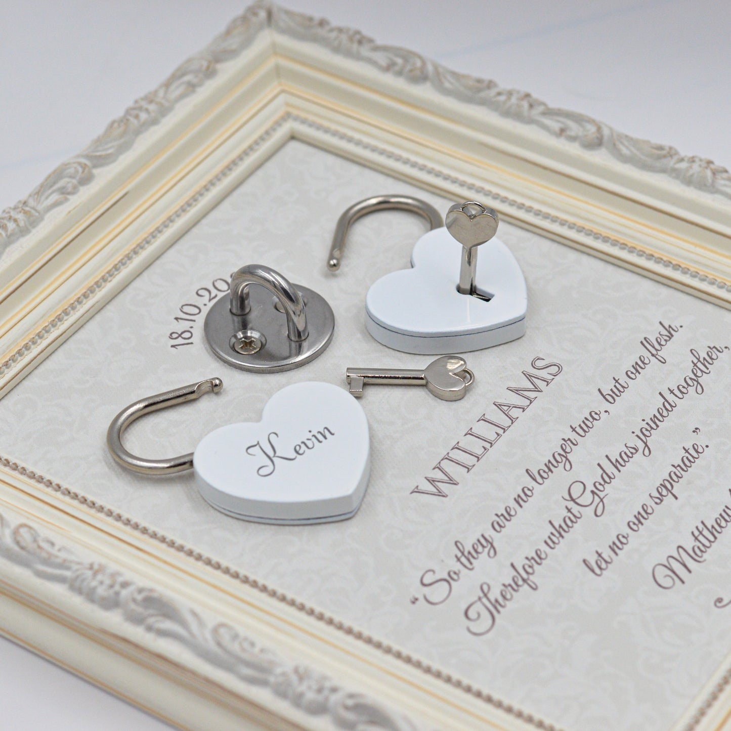 Unity Wedding Lock Ceremony Set – Vintage Personalized Keepsake Frame (Cream Classic)